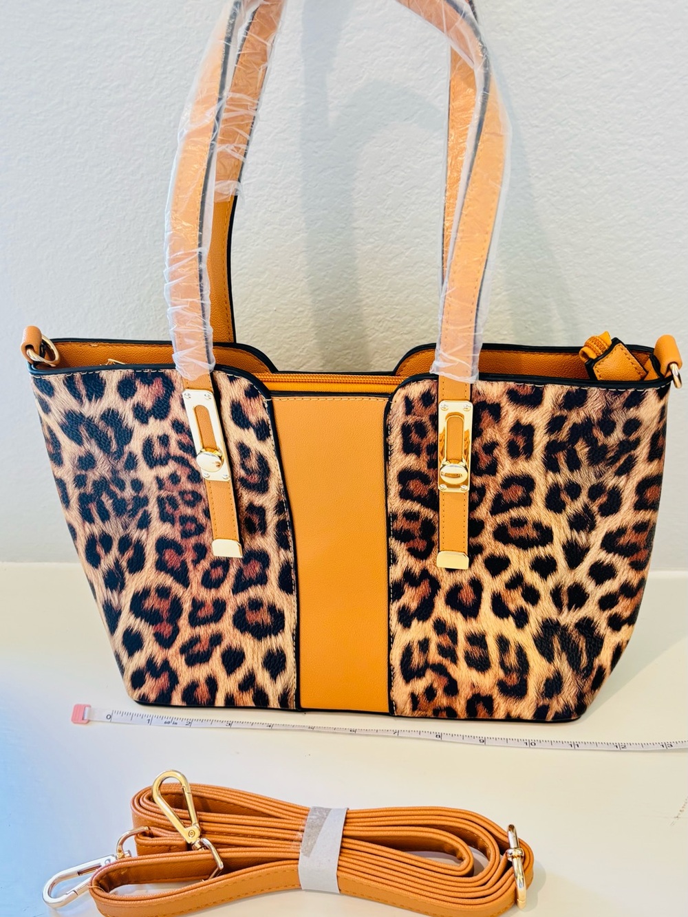 Leopard Print Tote with Tan Center Panel and crossbody straps new never - Picture 5 of 15